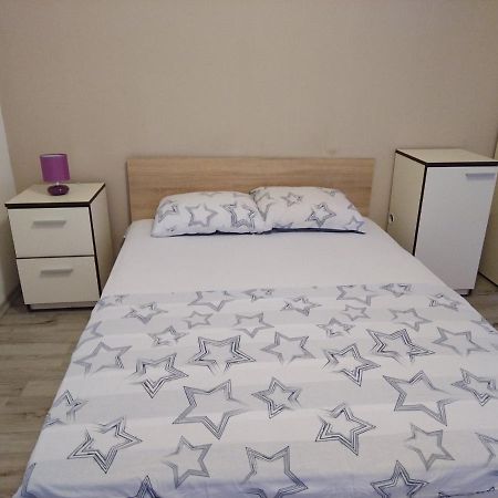 Cosy Central Apartment Varna Exterior photo